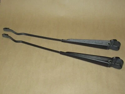 91-95 VOLVO 940 (exc SE) Front Windshield Wiper Arm Set -- 3538316 (#2) - Изображение 1 из 4
