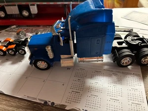 1/32 NEW RAY NEW PLASTIC BLUE PETERBILT 379 SEMI TRACTOR, NO PACKAGING #B 566 - Picture 1 of 4