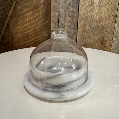 Vinheta decorativa vintage pequena tábua de queijo mármore e vidro 5” X 5” - Imagem 1 de 4