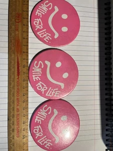 3x Vintage Smile For Life Fundraiser Promo Souvenir Tin Pin Badge - Picture 1 of 4