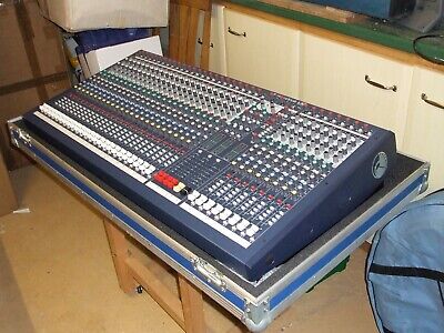 Soundcraft LX7ii 32 Mixer Unused Since Purchase with New Flight Case - Excellent