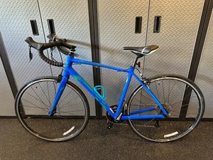 GIANT LIV ROAD BIKE Medium - Picture 1 of 8