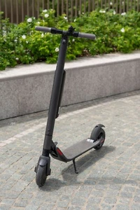 Segway Ninebot Kickscooter ES2 - Foto 1 di 3