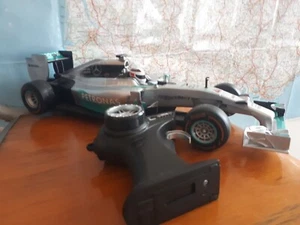 Maisto Tech Ferngesteuertes Auto Mercedes AMG Petronas W05 Hybrid 1/14 - Bild 1 von 17