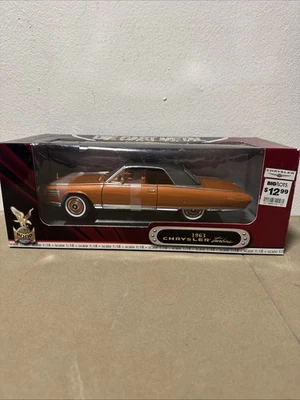 1963 Chrysler Turbine 1:18 Scale Road Signature Deluxe Edition Diecast Model Car - Image 1 of 4