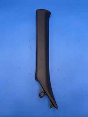 Nissan 370Z 2009-2017 cupé delantero izquierdo lado del conductor moldura de pilar negro OEM Foto 1 de 4