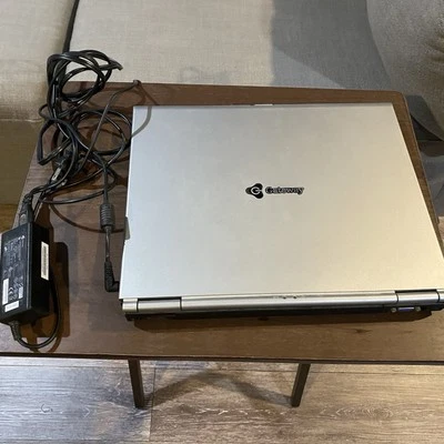 Gateway Laptop4530GZ Pentium M @1.6MHz 480MB RAM - Windows XP Installed - Image 1 of 4