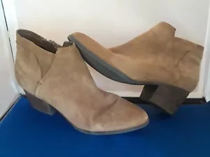 Women's Tan Ankle Boot By Crown Vintage Size 7.5 Leather Upper - Picture 1 of 10