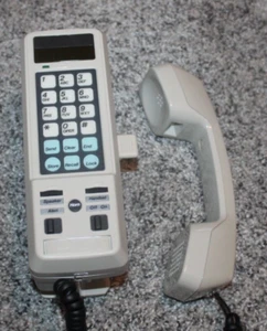 TELÉFONO MÓVIL CON CABLE SIN MARCA (DE NUEVO DE LOTE ANTIGUO) DE COLECCIÓN - Imagen 1 de 6