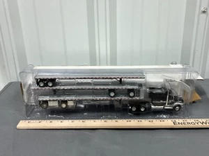 WILSON Trailer Co WTC International 9400 w/ 3 Flatbeds DCP 1:64 NIB 30216 RARE - Picture 1 of 7