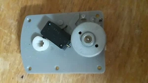 Máquina de bocadillos Poly Vend R400 motor de venta única - Imagen 1 de 2