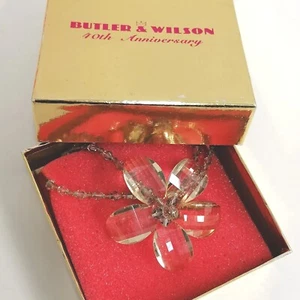 Butler & Wilson Collar Flor Grande Ajustable 40 Aniversario Caja Navidad - Imagen 1 de 14