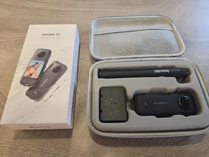 Insta360 x3 with extras perfect condition - Picture 1 of 5