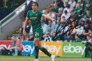 Foto autógrafa de fútbol americano Ashley Phillips firmada a mano Plymouth Argyle 6x4 - Imagen 1 de 1