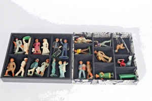 Vintage lot of (21) Barclay & other 40s/50s Cast Lead figurines - Picture 1 of 17