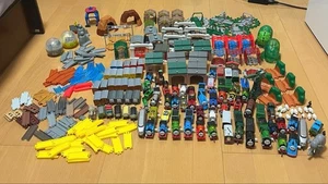 Tomy Capsule Plarail Thomas Scene Set Train Vehicle and Track Accessories - Picture 1 of 8