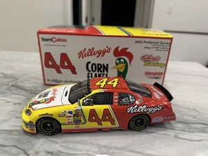 Terry Labonte 2005 Kelloggs Nascar 1/24 Diecast Team Caliber #44 - Picture 1 of 5