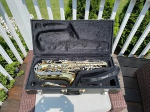 Saxofón alto Yamaha YAS-23 con estuche original Japón BONITO ENVÍO GRATUITO - Imagen 1 de 24