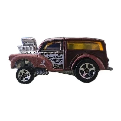 Coche diecast Hot Wheels 2001 MG Rover Queen Anne's Revenge Too Pirate Theme 1:64 Foto 1 de 4