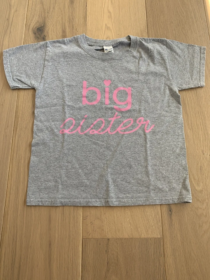 Camiseta Big Sister XS Niñas 4-6 Bebé Género Fiesta Gris y Rosa Hermanos Combinación Foto 1 de 1