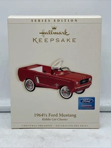 2006 Hallmark Keepsake Ornament 1964 1/2 Ford Mustang Kiddie Car Classics - Picture 1 of 5