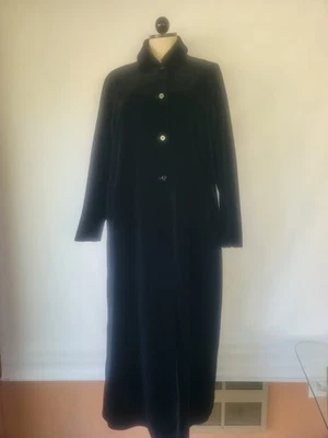 Vtg DRIZZLE Women Black Velvet  Reversible Long  Opera Coat 2 Pockets Size 12 - Image 1 of 4