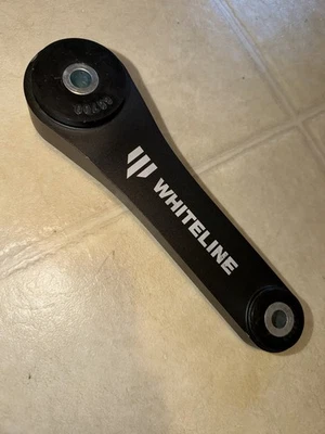 Крепление стопора шага Whiteline в нормандском стиле с полимерными втулками ДЛЯ SUBARU WRX STI LGT FXT 93+ - Изображение 1 из 2