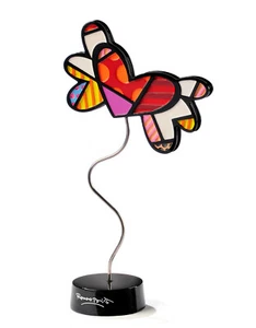 Estatuilla Romero Britto Flying Heart Wings en la base - NUEVA - - Imagen 1 de 2