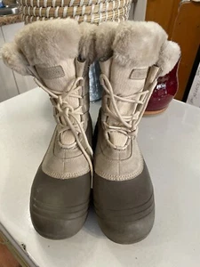 Columbia Woman's Winter Boots size 8 Rubber Sole, Suede, Tie, Faux Fur Accent - Picture 1 of 8