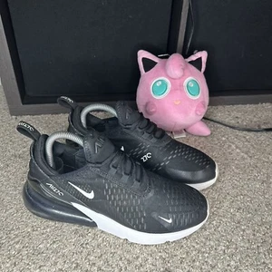 Nike Air Max 270 GS Nero/Bianco 943345-001 Sneakers Ragazzo Taglia 6,5Y ~ Donna 8 - Foto 1 di 8