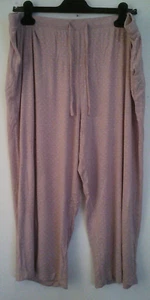 Rosa kurze Lounge/Homewear-Hose mit elastischem Bund und weißen Punkten XL - Bild 1 von 1