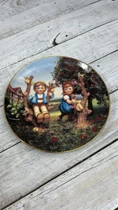 Vintage Danbury Mint MJ Hummel Apple Tree Boy and Girl Plate Little Companions - Picture 1 of 15