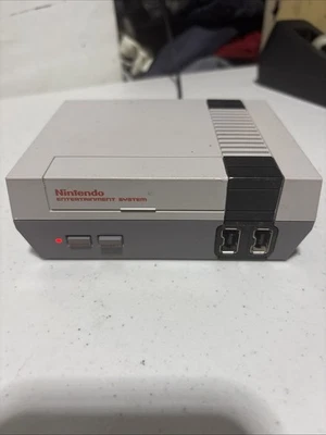 SOLO CONSOLA Nintendo NES Classic Edition Auténtico Número de Modelo CLV-001 Foto 1 de 4