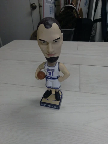 (1) PO VN* NBA Scot Pollard #31 Sacramento Kings Basketball Bobblehead 7" Tall Cover