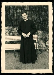 junger Pfarrer - 1950er - Priester Pastor - Foto 7x10cm - Foto 1 di 2