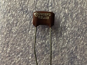 CM06FD821JO3 MICA CAPACITOR 820pf 500V 5% CORNELL DUBILIER (LOT OF 5) - Picture 1 of 5