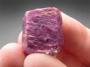 Thumbnail Corundum variety Ruby Karnataka India - Picture 1 of 5