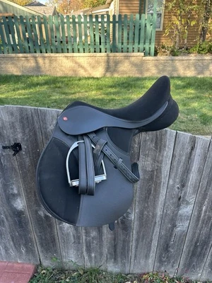 Thorowgood Saddle - Image 1 of 4