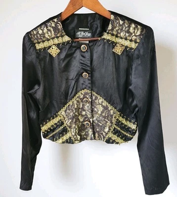 Top vintage All That Jazz recortado satinado cojo adornado negro dorado abotonado Foto 1 de 4