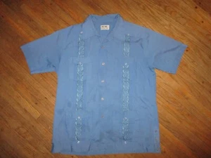 CAMISA GUAYABERA VIC VIC de colección bordada boda mexicana defectos azules cubanos GRANDE - Imagen 1 de 8