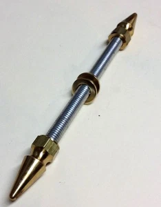 04-up SPORTSTER BRASS SPIKE FRONT GAS TANK MOUNT harley hd fuel bolt 1200 883 - Bild 1 von 3