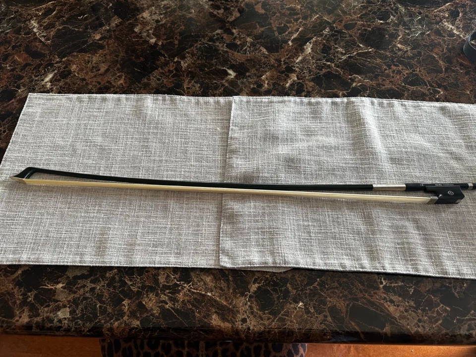 Arco de violonchelo de fibra de carbono CodaBow Diamond SX Foto 1 de 4