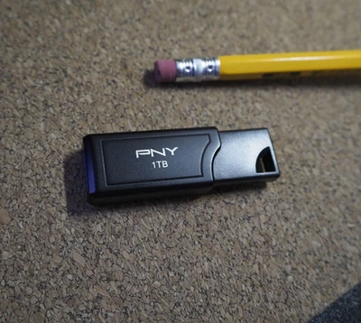 PNY 1TB Pro Elite V3 USB 3.2 Gen 2 Flash Drive - P-FD1TBPROV3-GE - Image 1 of 4