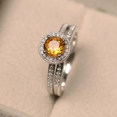 Alianza de diamantes citrinos de corte redondo de 1,54 quilates de oro blanco de 14 quilates talla 7 Foto 1 de 4