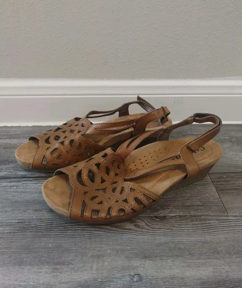 Sandalia de cuña colección Rockport Cobb Hill para mujer cuero marrón dorado talla 7,5 Foto 1 de 4