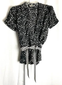 Top Ann Taylor LOFT Petites Envolvente Corbata Rayón Talla 8P Negro B*O - Imagen 1 de 5