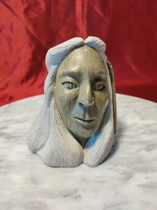 Scultura scultura intagliata nativi sei nazioni Ontario Canada Loreene Henry 1992 pietra ollare - Foto 1 di 9