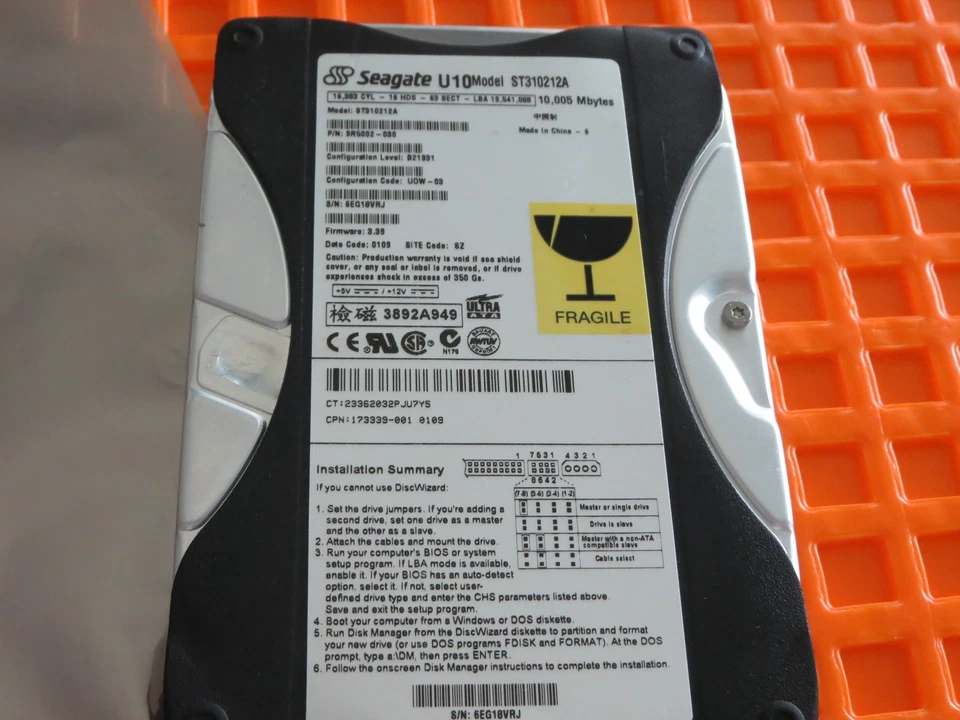 Seagate ST310212A 10GB IDE 3.5" Internal Hard Drive - Image 1 of 4