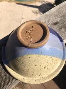 Studio Pottery Navy/ Tan Speckled / Light Blue Ceramic Serving Bowl 7.5” Signed - Picture 1 of 6