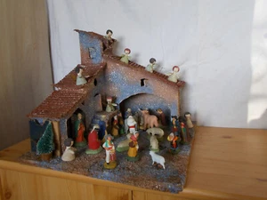 ANCIEN ORIGINALE GRANDE CRÈCHE artisanale NOËL 13 Santons  8 ANGES 3 moutons  - Picture 1 of 12